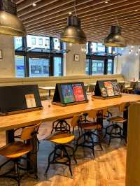 Cozy Café in Ueno – BLUE LEAF CAFÉ ☕✨