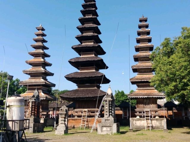 "Lombok": Indonesia's Hidden Paradise of Beaches and Adventures