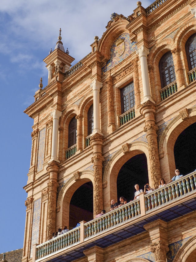 The Enchanting Plaza de España: A Majestic Gem of Seville