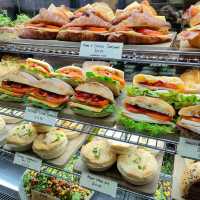 Nice brekkie and coffee options