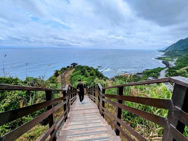 花東海岸-大石鼻山，登山望海、吃飛魚卵香腸！