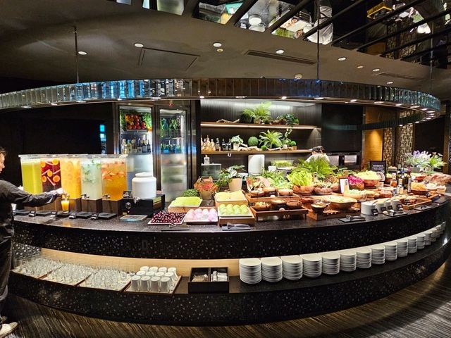 ตะลุยกินหรู! บุฟเฟต์มื้อกลางวันที่ Regent Taipei