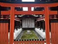 四季變幻中的靈性之旅：探訪京都賀茂御祖神社與其季節御守