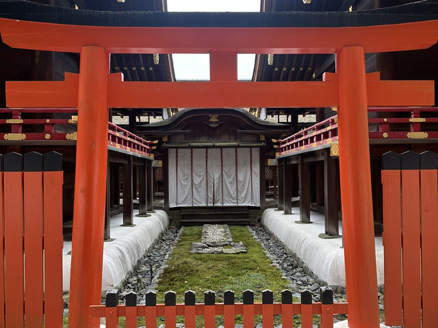 四季變幻中的靈性之旅：探訪京都賀茂御祖神社與其季節御守