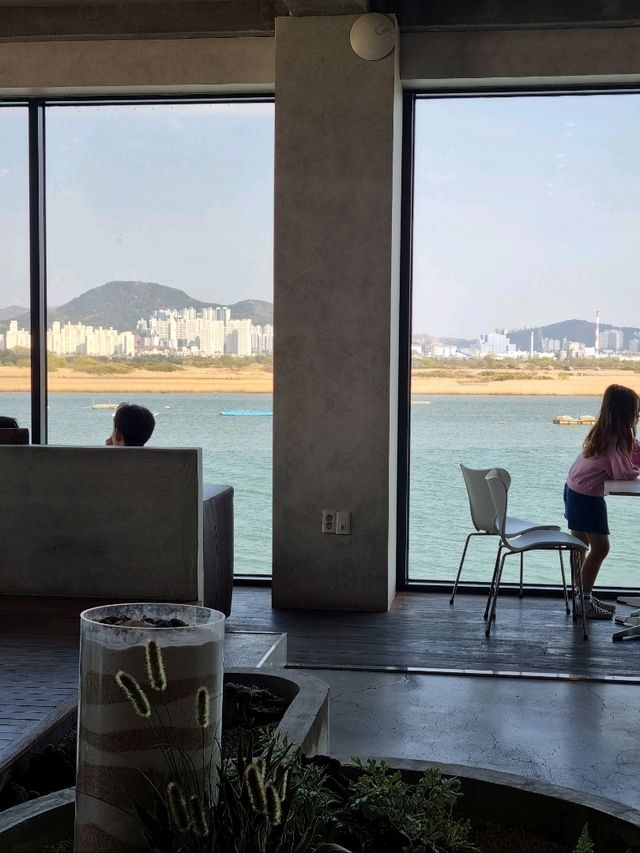 강서구 대형카페 어라우즈 로스터리☕️