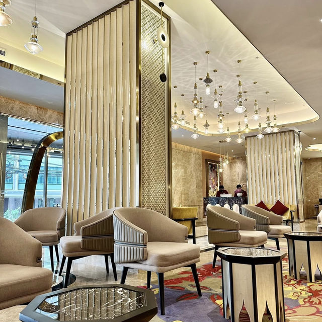 Valia Hotel Bangkok，滿溢泰國文化意象的金碧輝煌設計