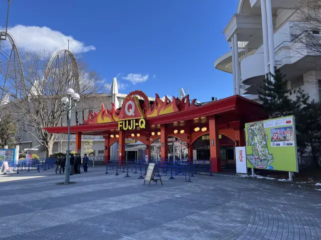 富士山路線之一 富士急樂園一日遊