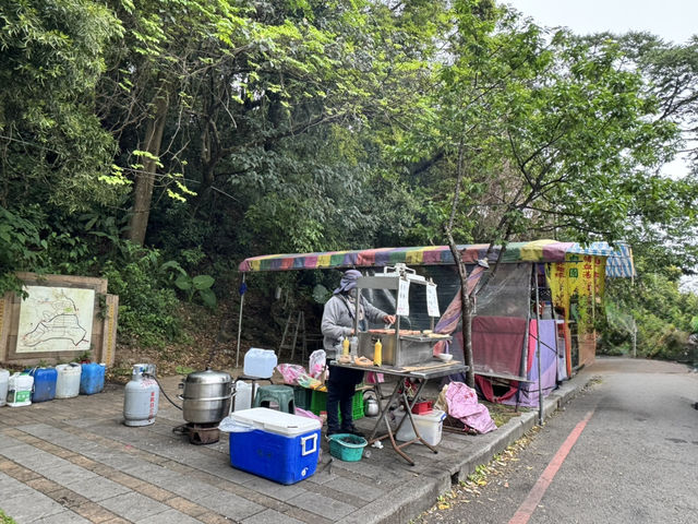 買菜、逛市場還可以順撿一顆小百岳的石門山