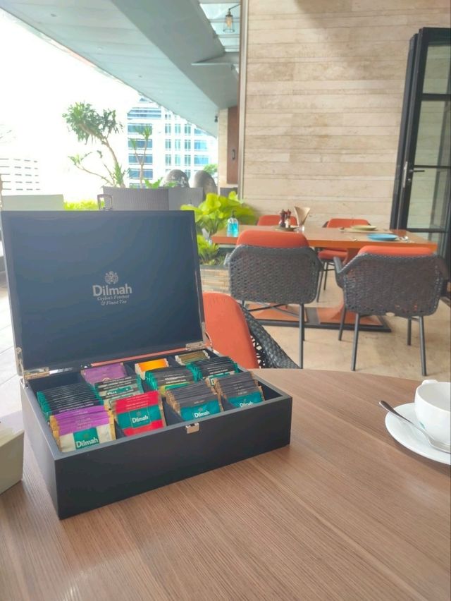 【バンコク】プールサイドでアフタヌーンティー🫖Eastin Grand Hotel Sathorn