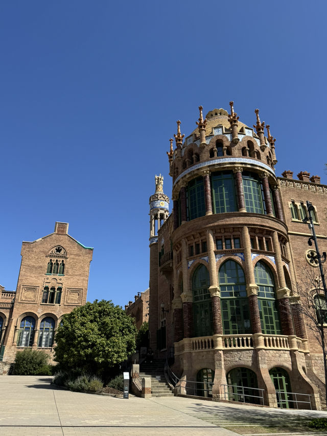 【スペイン バルセロナ】美しすぎるサン・パウ病院