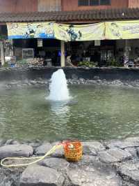 แวะพักผ่อนที่ น้ำพุร้อนแม่ขะจาน(ตลาดทวีสิน)