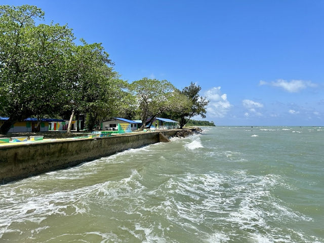 Kuala Penyu Beach Escapes: Sabah’s Untouched Coastal Magic 🌊🐚