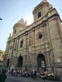 해외여행 칠레 산티아고의 작고 아름다운 교회 Santo Domingo Church