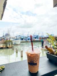 Charming lakeside cafe in Songkhla