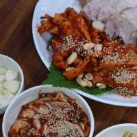 首爾 鐘路 牡蠣菜包肉