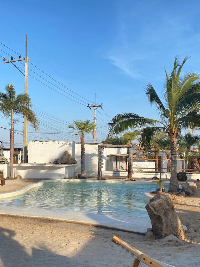  Kamari Cafe & Resort เกาะล้าน 