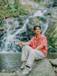 นั่งพักชิลๆ ที่น้ำตกแม่กำปอง 💦💚