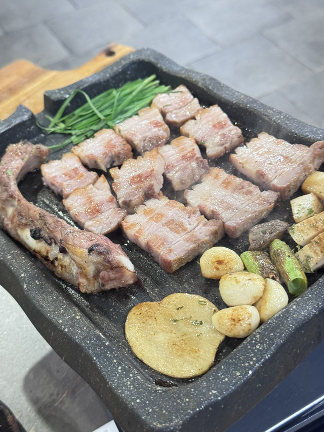 광주 초벌구이 숯불구이 삼겹살 맛집,육쁘다