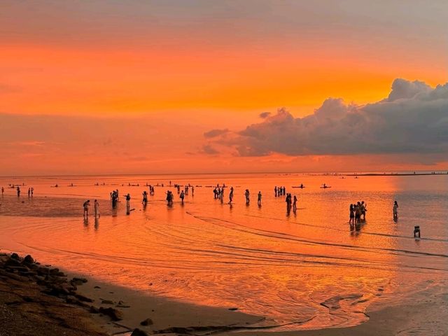 Tanjung Aru Beach: Sabah’s Golden Hour Paradise