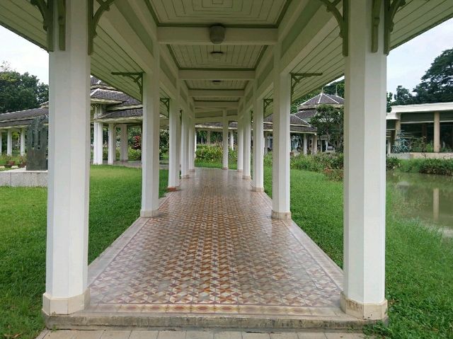 ชมงานศิลป์..หอศิลป์สนามจันทร์