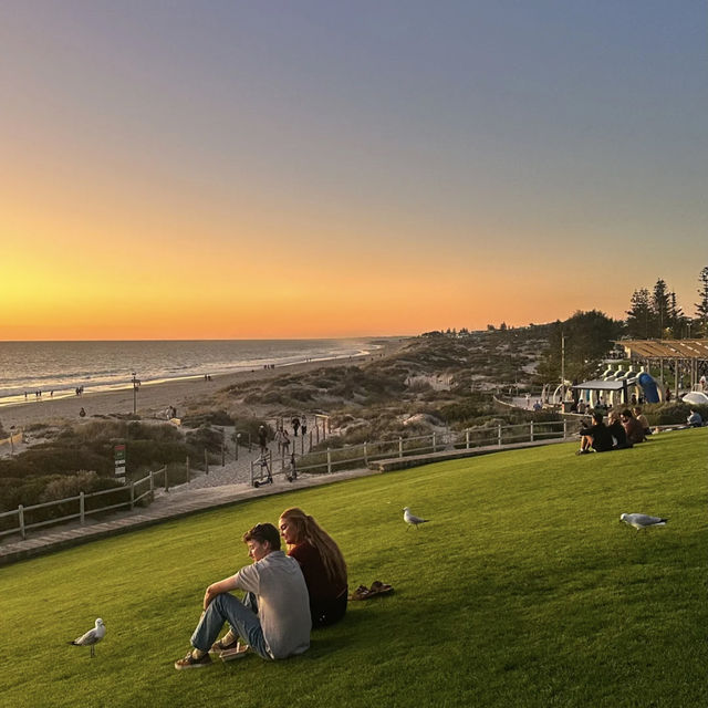 Perth isn't boring ☀️🌊Scarborough Sunset Market Vibes!