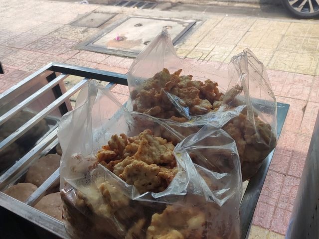 한국 휴게소 장터국수에 오징어 튀김 넣은 맛
