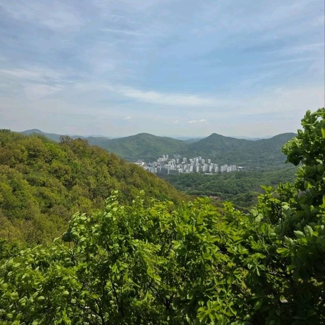 Quick Climb, Quiet Vibes, Totally Worth It