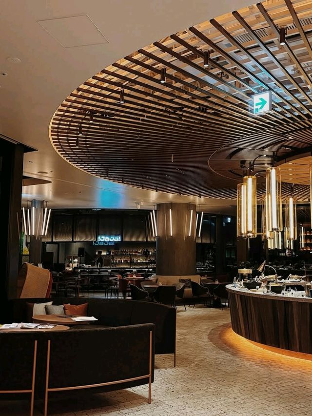 💎 Waldorf Astoria Osaka – Pure Elegance in the Heart of the City 🏙️✨