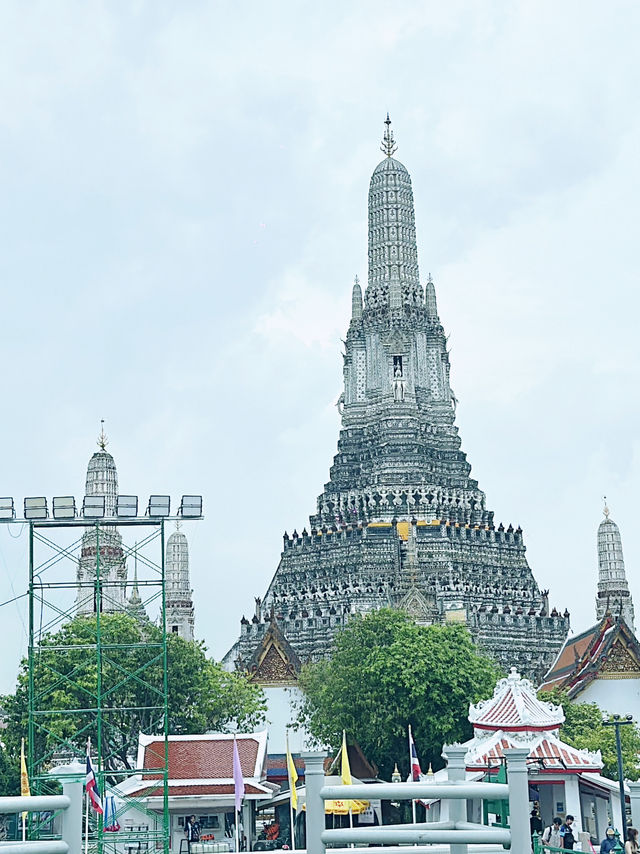 Bangkok Riverside affordable accommodation 