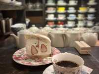 ☕【東京・新宿 コーヒー凡】旅の道中に出会う、“大人レトロ”なご褒美喫茶時間