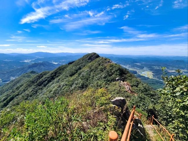 Quiet Trails and Sneaky Good Views