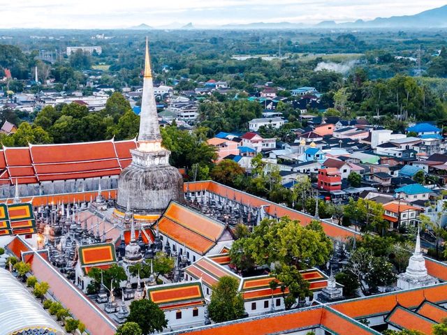 ไหว้พระธาตุ เสริมสิริมงคล
