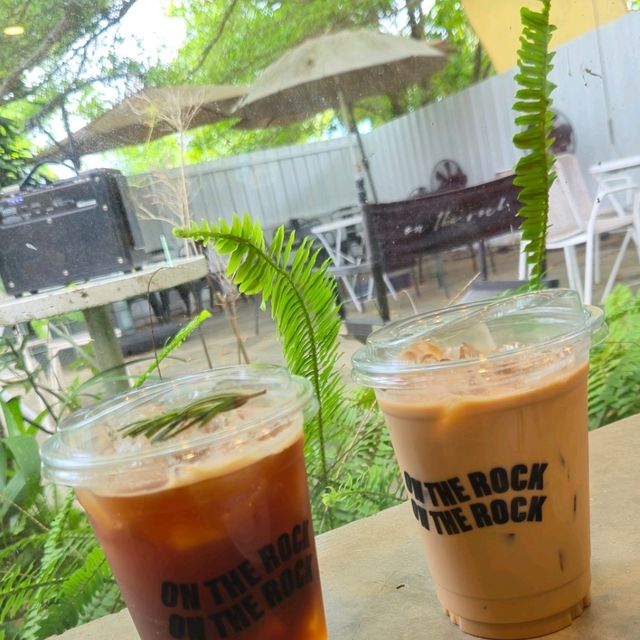 ON THE ROCK ☕️Cafe SURATTHANI