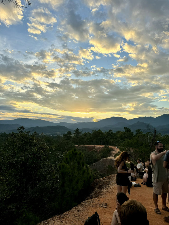 GOLDEN HOUR MAGIC IN PAI 🌅