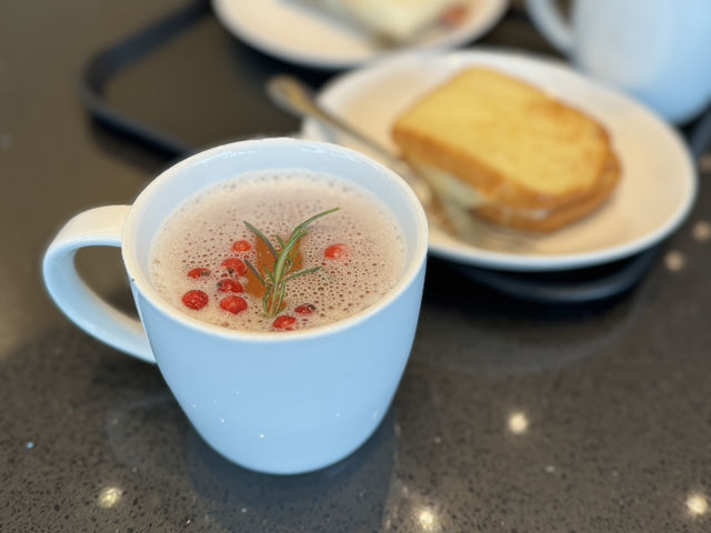 ☕️ A Floating Christmas Coffee: Holiday Magic at Seoul Wave Starbucks