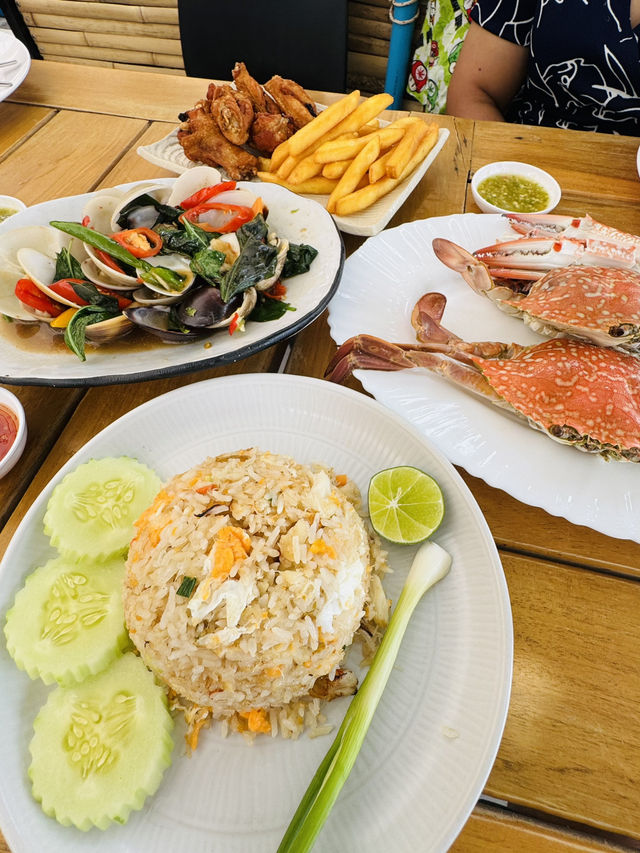 ดื่ม & ชิลล์ ชมวิว ที่ Baribot Khaotakiab หัวหิน 