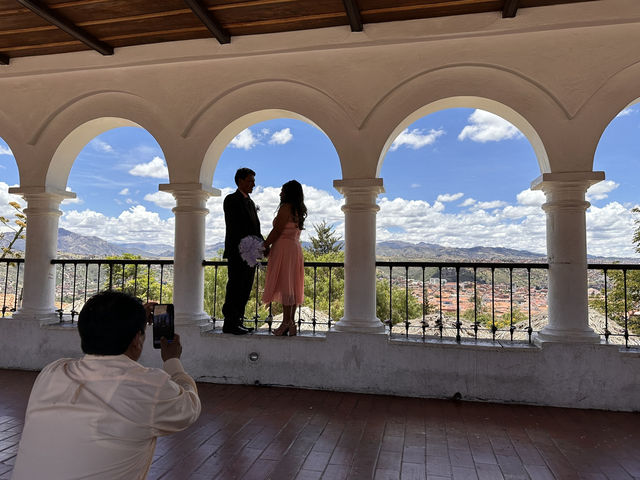 【Mirador de La Recoleta｜スクレで出会う白い街並みと絶景の展望台】