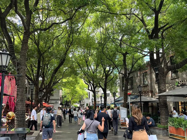  🏙️✨ A Tale of Two Quarters: Xintiandi & Tianzifang
