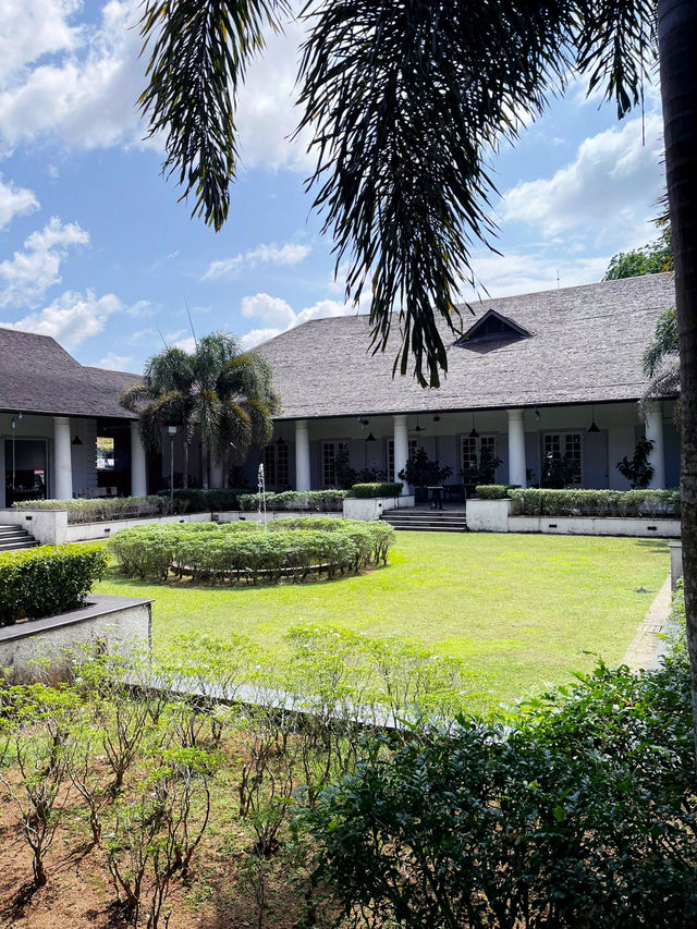 Discover History & Charm at Kuching Old Court House – A Must-Visit Heritage Landmark