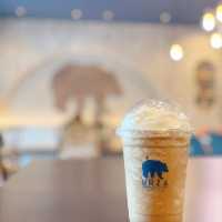 🖤 URZA Urban – คาเฟ่ลับสุดมินิมอลกลางเมืองโคราช