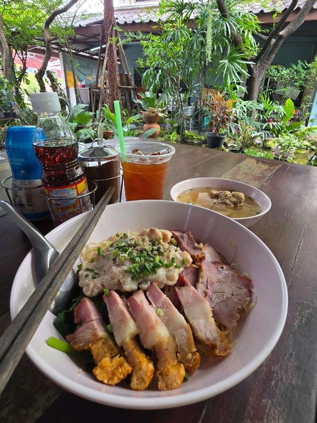 กิน.กะ.สวน Eat & Garden ร้านบะหมี่ดีๆลับๆในสวน