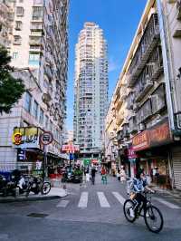 Seafood, Snacks & Street Vibes: Exploring Xiamen’s Eighth Market!