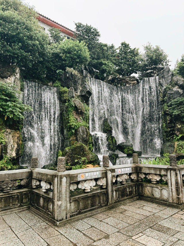Longshan temple