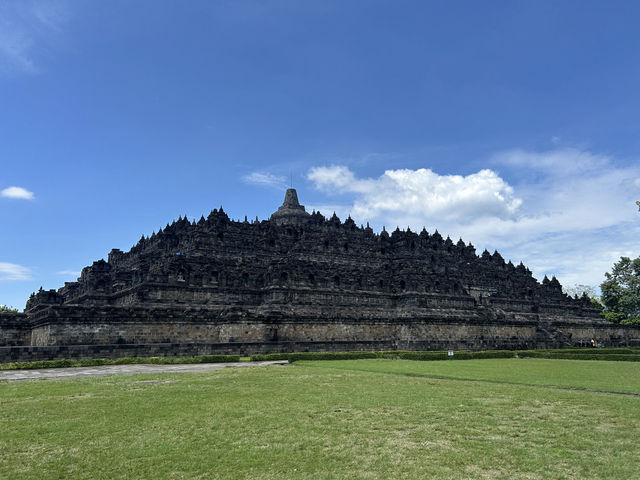 【インドネシア】ボロブドゥール寺院で歴史に思いを馳せる旅