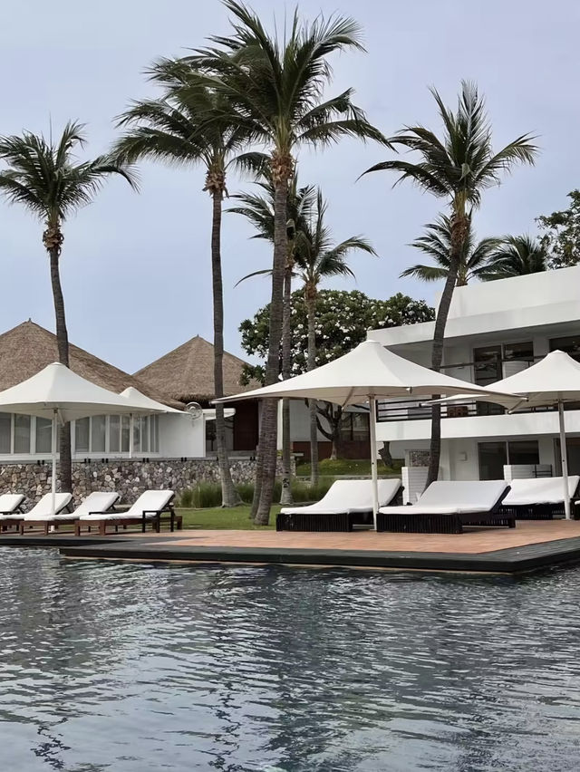 Putahracsa Huahin โรงแรมหรูริมทะเลหัวหิน 