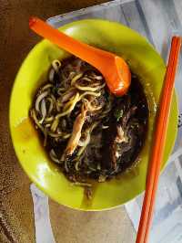 Sun, Spices & Surprises at Lee Huat Cafe – Penang’s Breakfast Treasure