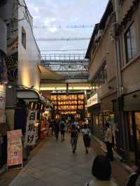 京都景點必去—🍢 錦市場｜京都人的廚房，美食控的天堂小巷 