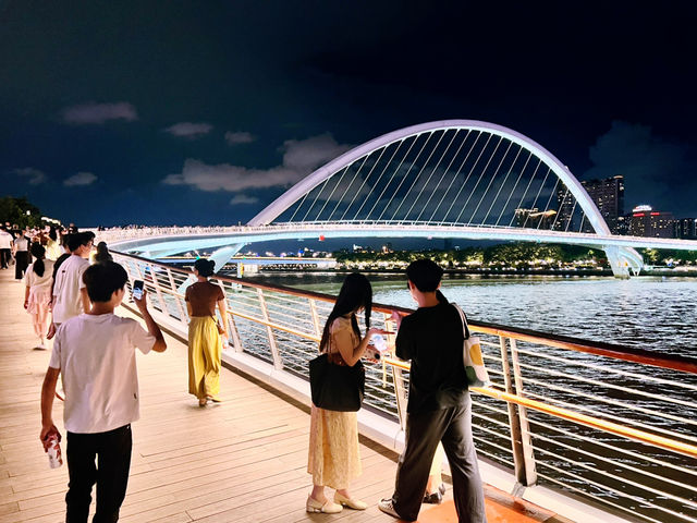 Chuanqi Park จุดชมวิวมหานครกวางโจวยามค่ำคืน