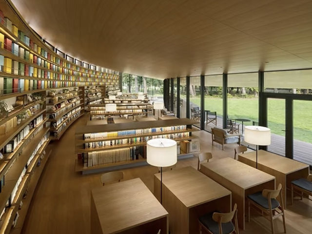 MUFG PARK Library – Tokyo’s Forest Bookshelf Retreat
