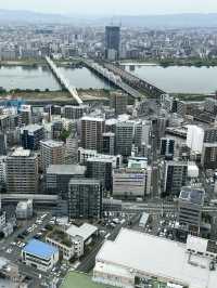 จุดชมวิวกลางเมืองโอซาก้า Umeda Sky Building
